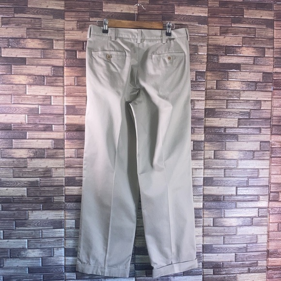 EUC Mens IZOD Pleated Khaki Cuffed Pants Size 32x30 - Picture 2 of 10